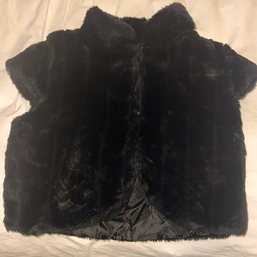 Wet Seal faux fur little black cap sleeve teddy jacket adorable size small